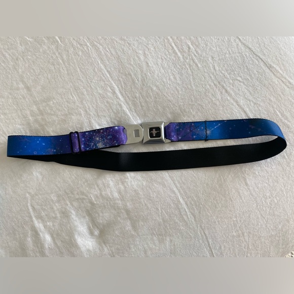 Buckle-Down Belt Ford Mustang Emblem NWOT - Picture 6 of 8